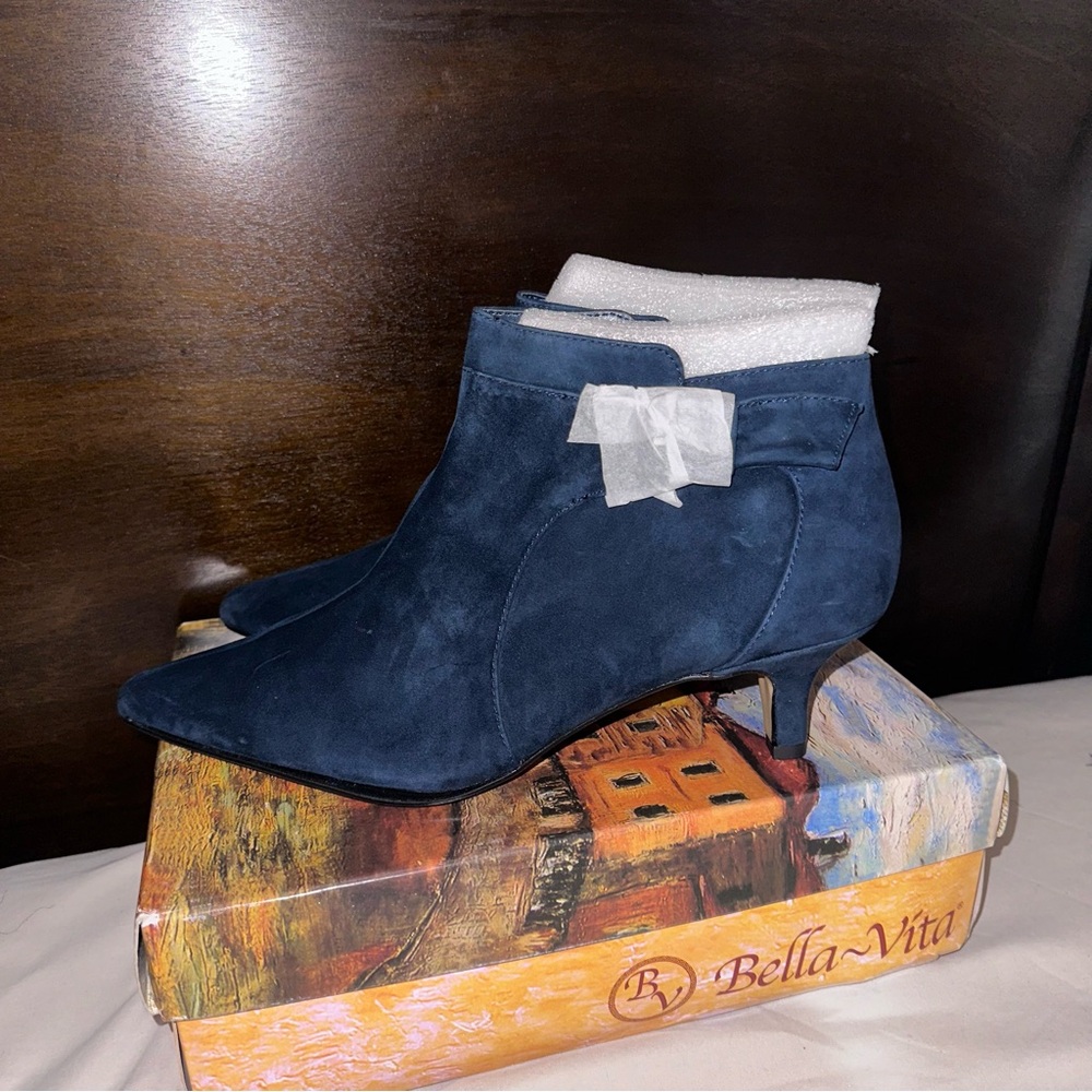 Bella Vita Black Booties in size 12